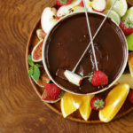 Cómo Hacer un Delicioso Fondue de Chocolate en Casa